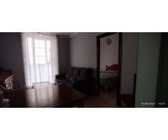 ***SE ALQUILA PISO EN CALLE SAN ISIDRO CENTRO DE GRANADA***