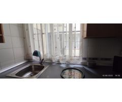 ***SE ALQUILA PISO EN CALLE SAN ISIDRO CENTRO DE GRANADA***