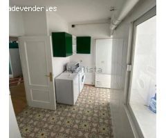 **SE ALQUILA PISO EN CALLE EMPERATRIZ EUGENIA**