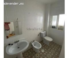 **SE ALQUILA PISO EN CALLE EMPERATRIZ EUGENIA**