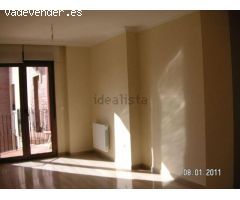 ***SE ALQUILA PISO EN CALLE CARRIL DEL PICON***