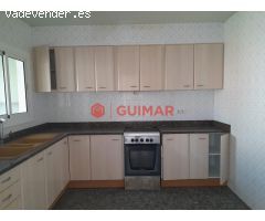ADOSADO EN VENTA PARA REFORMAR CON GARAJE  EN GAVA