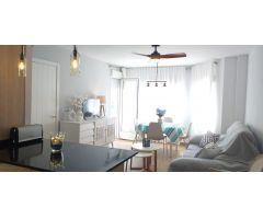 APARTAMENTO RECIEN REFORMADO EN SU INTEGRIDAD, A UNOS PASOS DEL MAR