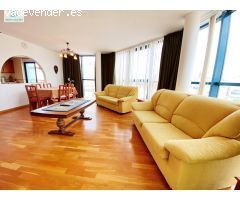 MODERNO APARTAMENTO EN EL CENTRO Y MUY CERCA DE LA PLAYA MUY LUMINOSO Y CALEFACCION CENTRAL