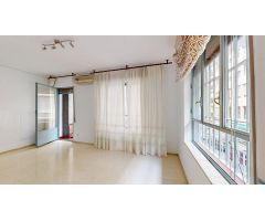 MAGNIFICA VIVIENDA SITUADA EN PLENO CENTRO DE CORDOBA, CON 5 DORMITORIOS, 2 BAÑOS y TERRAZA.