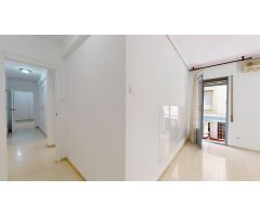 MAGNIFICA VIVIENDA SITUADA EN PLENO CENTRO DE CORDOBA, CON 5 DORMITORIOS, 2 BAÑOS y TERRAZA.