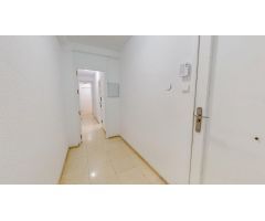 MAGNIFICA VIVIENDA SITUADA EN PLENO CENTRO DE CORDOBA, CON 5 DORMITORIOS, 2 BAÑOS y TERRAZA.