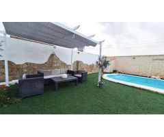 ¡¡ESPECTACULAR CASA EN BARRIADA DE LOS MOCHOS, CÓRDOBA!!