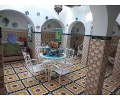 MAGNIFICA CASA EN ALCOLEA CON PATIO, GARAJE Y LOCAL COMERCIAL!!!!