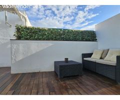 Espectacular triplex con piscina propia y plaza de garaje a pocos metros del Vial Norte