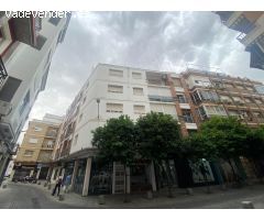 Piso exterior junto a Cruz Conde