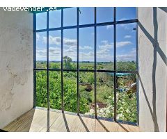 ¡Oportunidad Única en Almodóvar del Río! Casa para reformar con encanto y terreno!!!