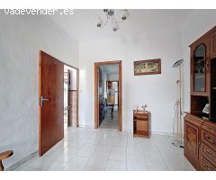 ¡Oportunidad Única en Almodóvar del Río! Casa para reformar con encanto y terreno!!!