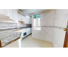 MAGINIFICA VIVIENDA SITUADA EN CTRA. TRASIERRA, DE 3 DORMITOIROS, 1 BAÑO, SALÓN CON TERRRAZA.