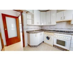 MAGINIFICA VIVIENDA SITUADA EN CTRA. TRASIERRA, DE 3 DORMITOIROS, 1 BAÑO, SALÓN CON TERRRAZA.