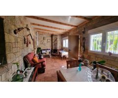 Casa muy amplia con finca, terrazas varias, garaje varios vehículos, preciosas vistas