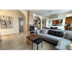 Chalet en Alquiler en Campos: Espacio, Confort y Entorno Natural