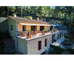 ESPECTACULAR VILLA EN SON VIDA