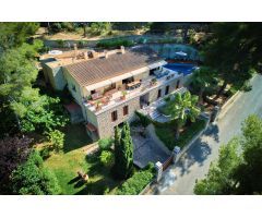 ESPECTACULAR VILLA EN SON VIDA