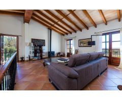 ESPECTACULAR CHALET EN BINISSALEM CON VISTAS PANORAMICAS