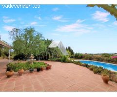 Chalet independiente con gran parcela y piscina privada