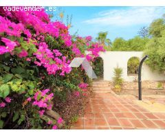Chalet independiente con gran parcela y piscina privada