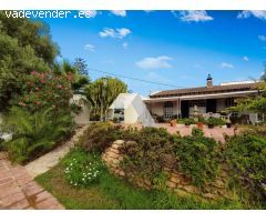 Chalet independiente con gran parcela y piscina privada