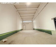 Alquiler de nave industrial moderna en polígono estratégico junto al aeródromo.