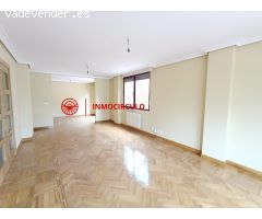 Exclusivo Chalet Adosado Junto al HUBU: Tu Oasis Urbano en Burgos