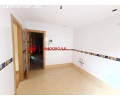 Exclusivo Chalet Adosado Junto al HUBU: Tu Oasis Urbano en Burgos
