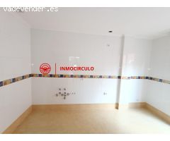 Exclusivo Chalet Adosado Junto al HUBU: Tu Oasis Urbano en Burgos