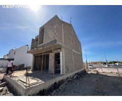 CASA UNIFAMILIAR EN CONSTRUCCIÓN EL TABLERO