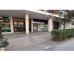 Local comercial en venta en Plaza del Conde Valle de Suchil 17 (Madrid)