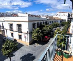 Coqueto y amplia vivienda con bonitas vistas en pleno centro histórico (Santa Marina)