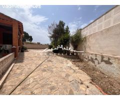 Se alquila APARTAMENTO en PLANTA BAJA, SIN AMUEBLAR, REFORMADO y con PISCINA