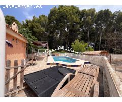 Se alquila APARTAMENTO en PLANTA BAJA, SIN AMUEBLAR, REFORMADO y con PISCINA