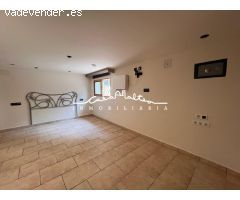 Se alquila APARTAMENTO en PLANTA BAJA, SIN AMUEBLAR, REFORMADO y con PISCINA