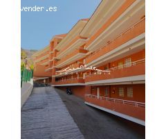 Se alquila LARGA TEMPORADA bonito y luminoso apartamento en una urbanización en la sierra.