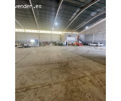 TU CENTRO DE ÉXITO: NAVE CON PATIO Y OFICINAS EN EL POLÍGONO INDUSTRIAL OESTE