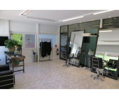 Peluquería en pleno funcionamiento