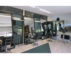 Peluquería en pleno funcionamiento