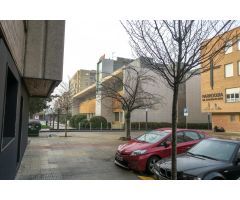 Plaza de garaje en alquiler en Iturrama junto a Edificio Hacienda