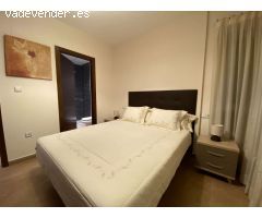 Vivienda formada por 3 dormitorios y dos baños. Cocina independiente y terraza independiente en comu