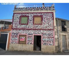 CASABANCO VENDE CASA A REFORMAR  DE  DOS PLANTAS  EN TRUJILLO