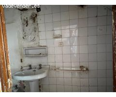 CASABANCO VENDE CASA A REFORMAR  DE  DOS PLANTAS  EN TRUJILLO