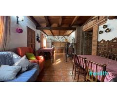 Preciosa casa con gran jardín