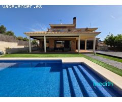Preciosa casa y parcela con piscina en Segur de Calafell, ÚNICA por sus características