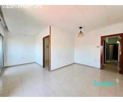 OPORTUNIDAD Piso  ATICO  con ascensor en venta en Centre al lado del metro.