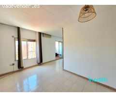 OPORTUNIDAD Piso  ATICO  con ascensor en venta en Centre al lado del metro.
