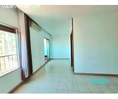 OPORTUNIDAD Piso  ATICO  con ascensor en venta en Centre al lado del metro.